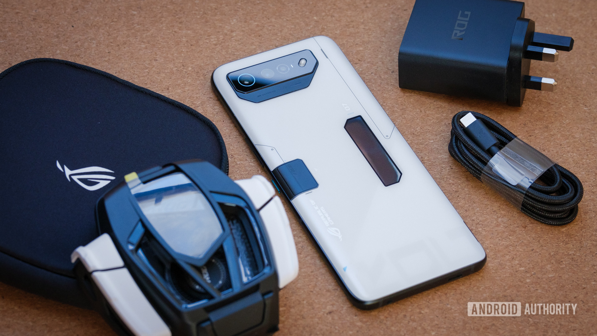 ASUS ROG Phone 7 Ultimate box accessories - Phones with Dual SIM