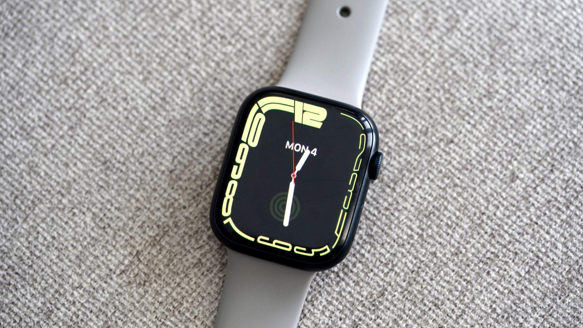 Apple Watch Series 8 Contour Face