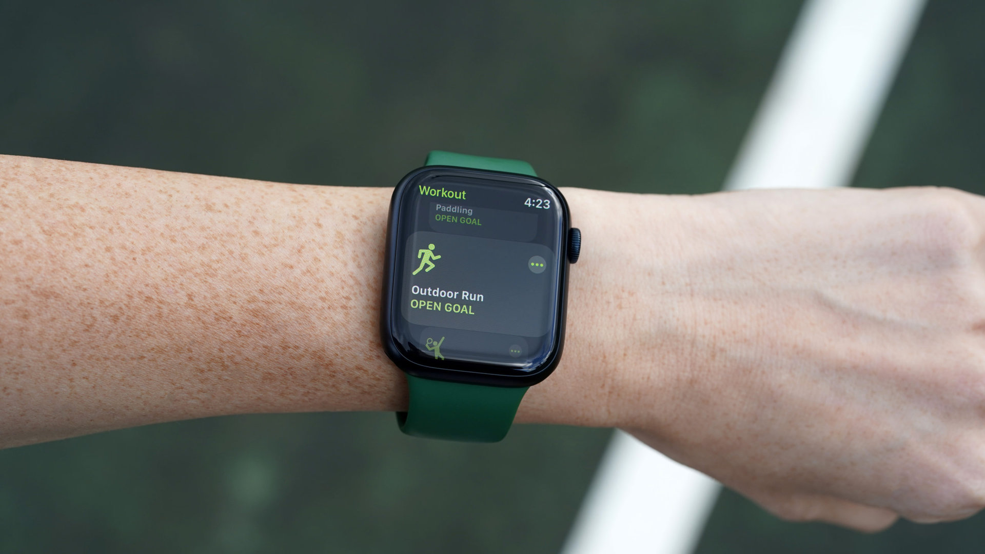 A user records an Outdoor Run on their Apple Watch.