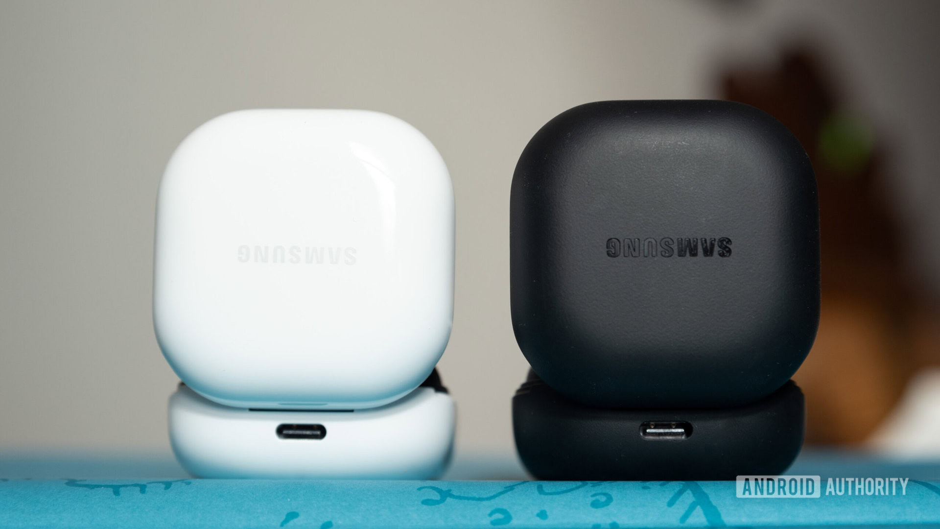 Samsung Galaxy Buds 2 Pro vs Galaxy Buds 2 cases USB C 1