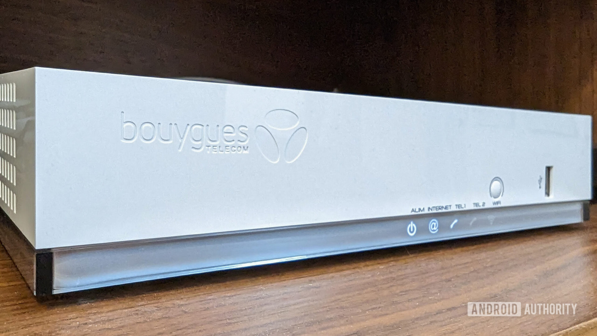 Bouygues BBox router, seen from the front
