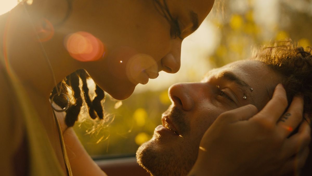 A man and woman embrace in American Honey - best new streaming movies