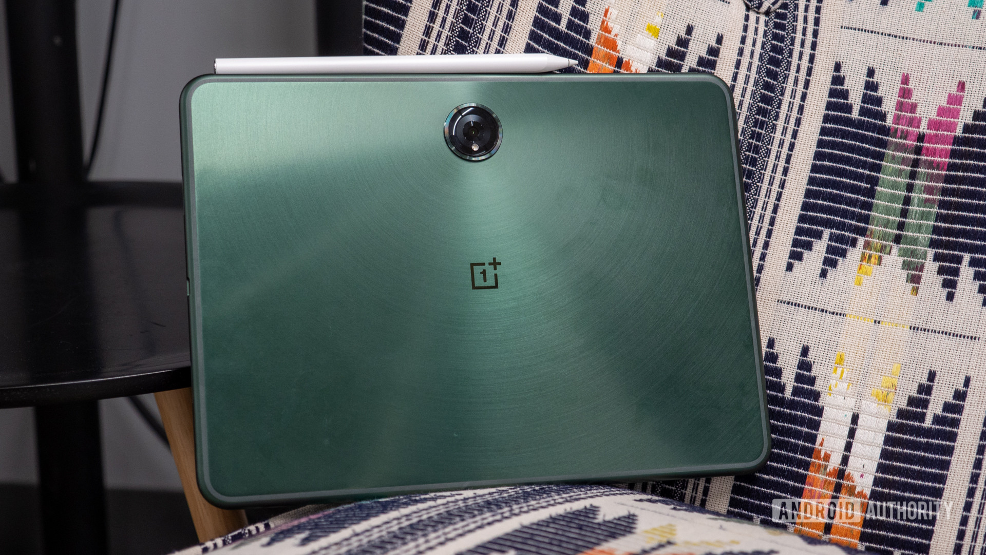 oneplus pad back with stylo