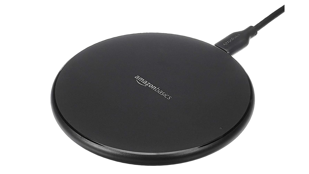 Amazon Basics 15W Qi wireless charging pad