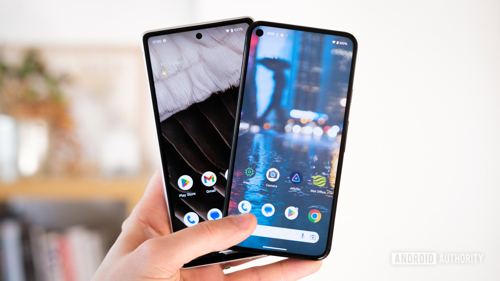 Google Pixel 7a vs Pixel 5 display in hand