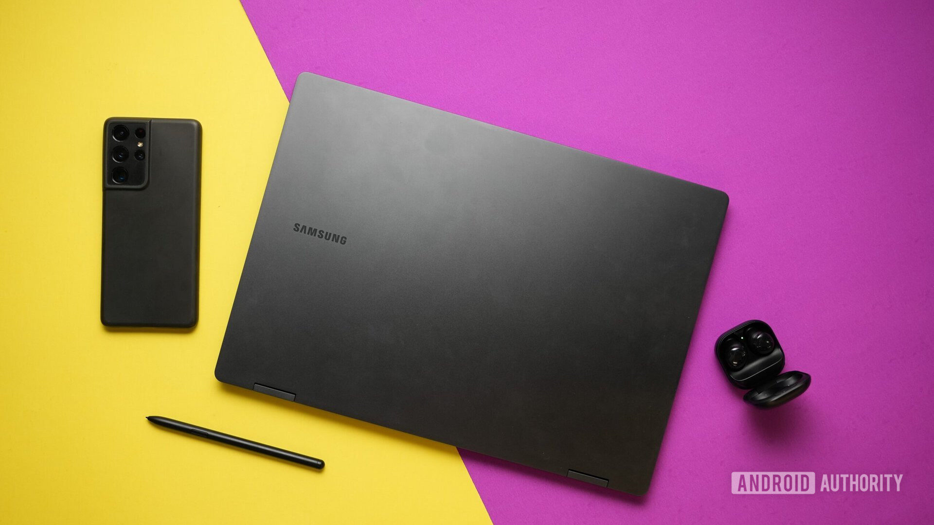 Samsung Galaxy Book 3 Pro 360 with Galaxy devices