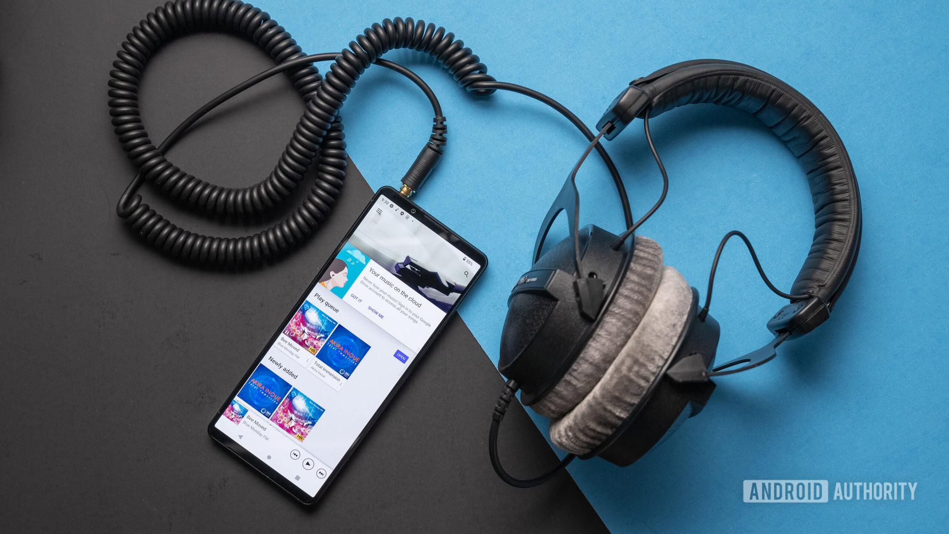 Sony Xperia 1 V headphones plugged in - The best phone speakers