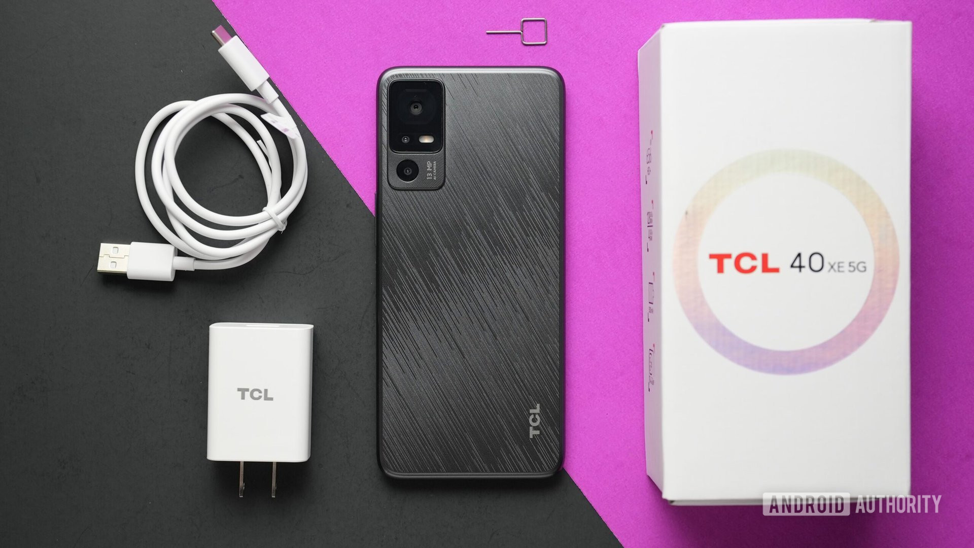 TCL 40 XE 5G na caixa