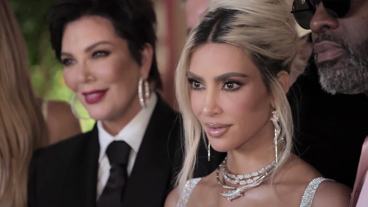 Kim Kardashian successful  The Kardashians play   3 - champion  caller   streaming shows