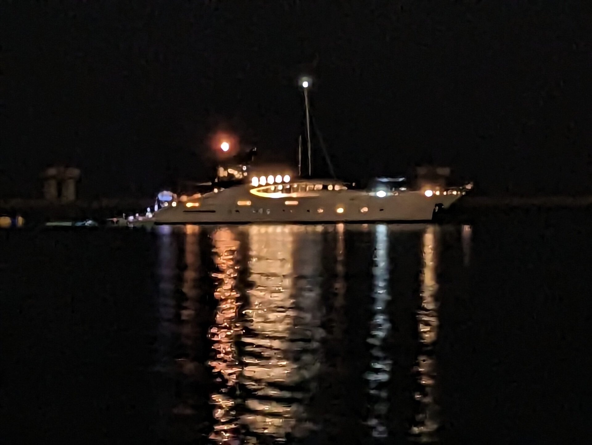 google pixel 7a camera sample night boat 8x