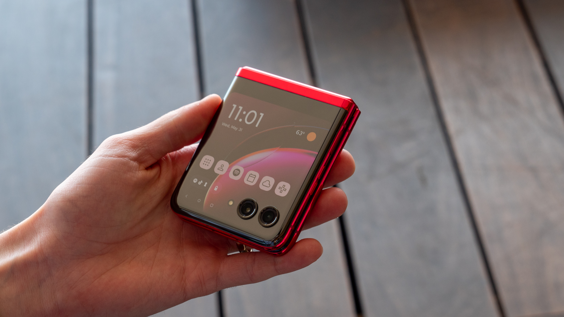 Motorola Razr Plus and Razr (2023) hands-on: The Razr returns