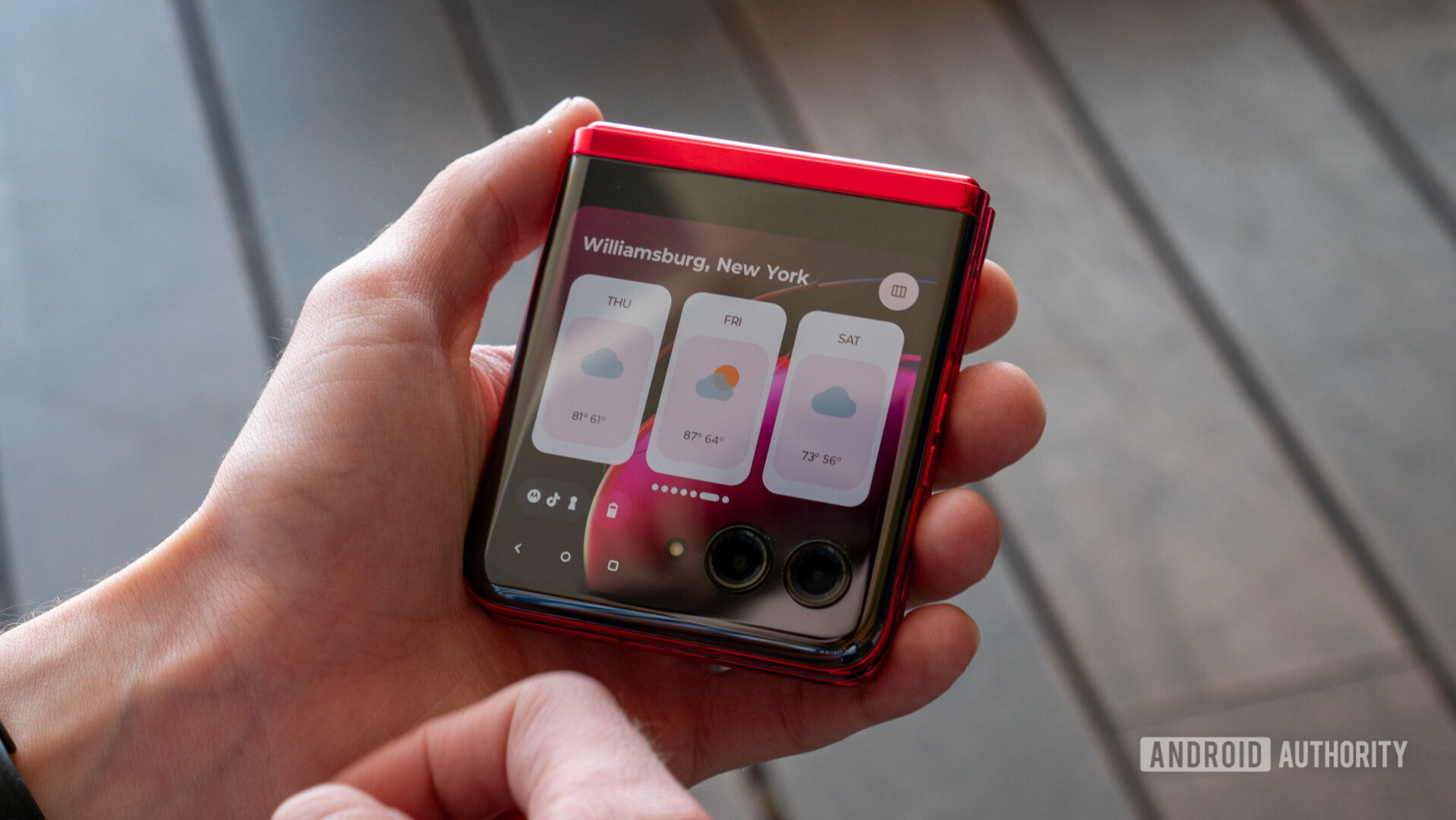 Motorola Razr Plus review: Should you buy it? - Android Authority