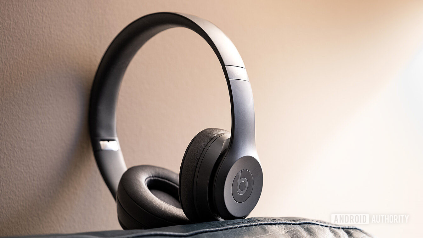 Beats Solo3 Wireless on ear headphones grey