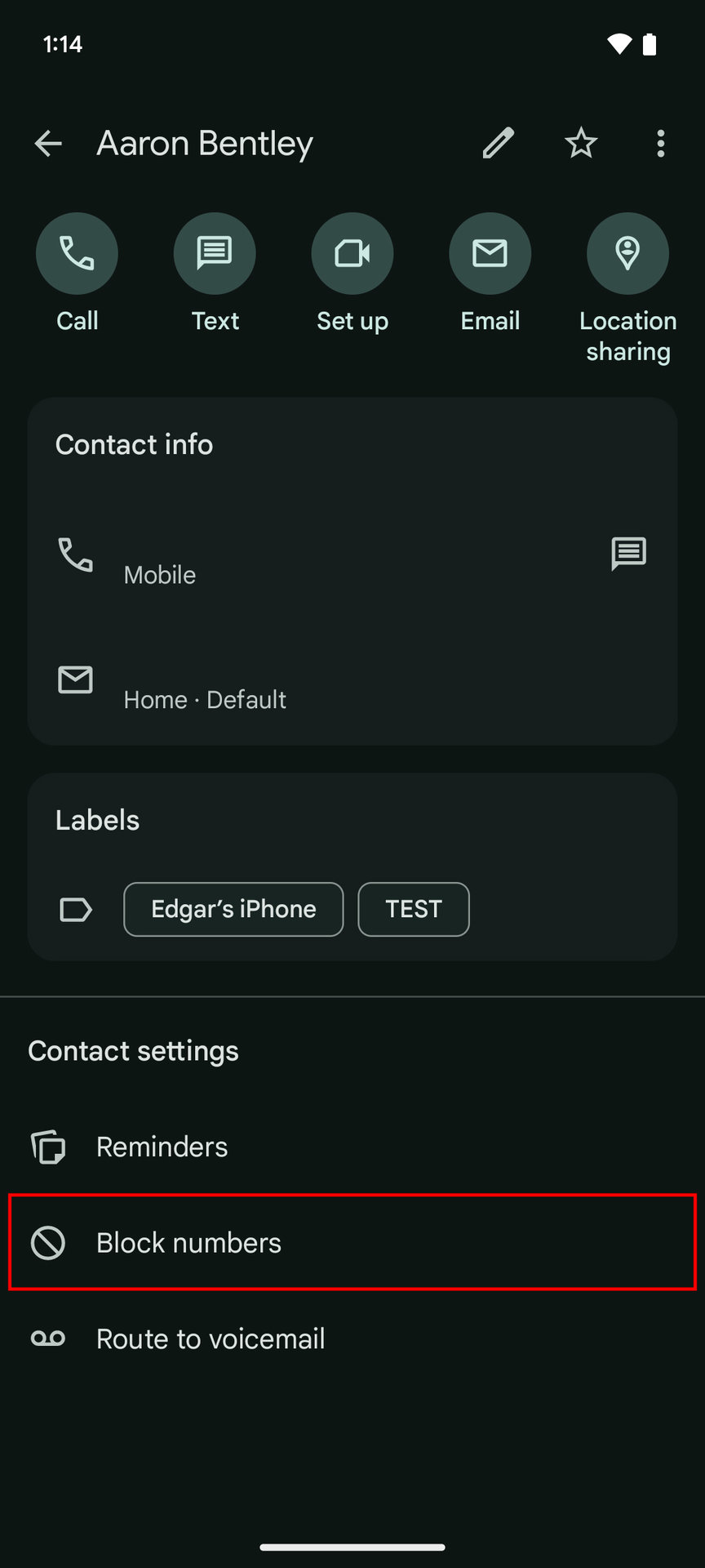 Block cntacts using the Contacts section from the Phone app on a Pixel 7 (2)
