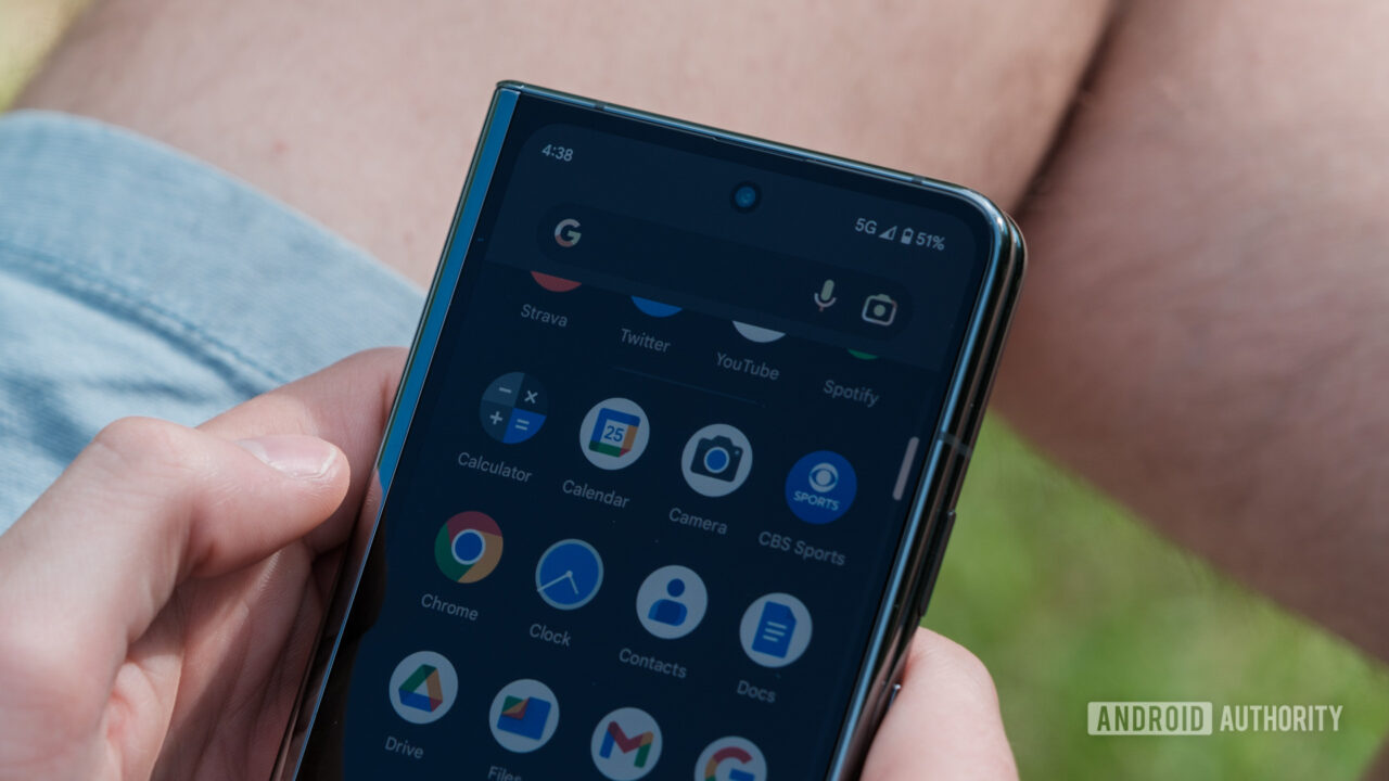 Google Pixel Fold problems and how to fix them - Android Authority