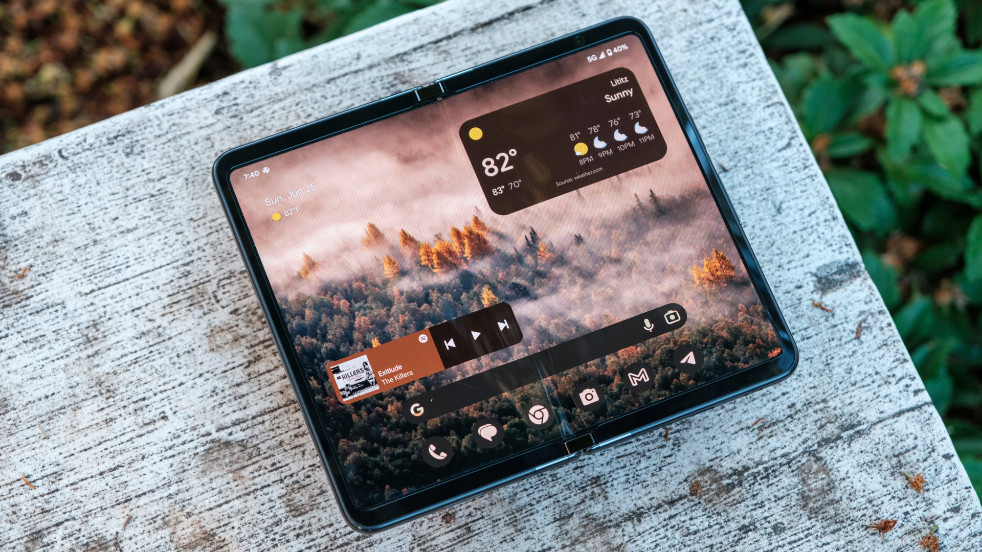 Pantalla interna de Google Pixel Fold acostada