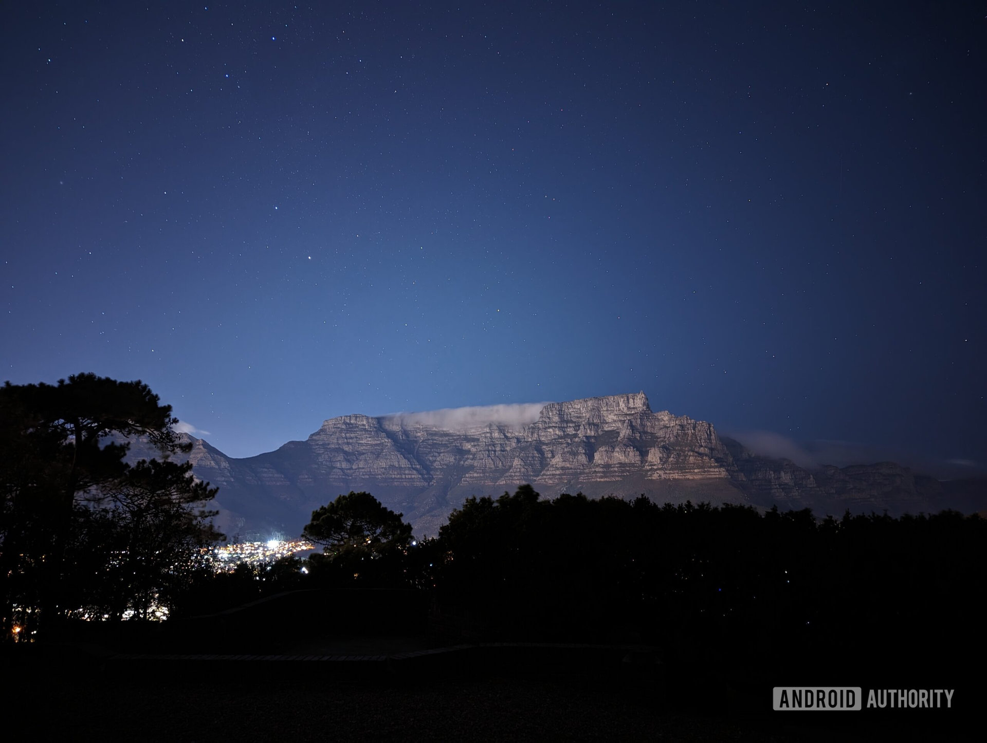 Pixel 7 Pro astrophotography table mountain