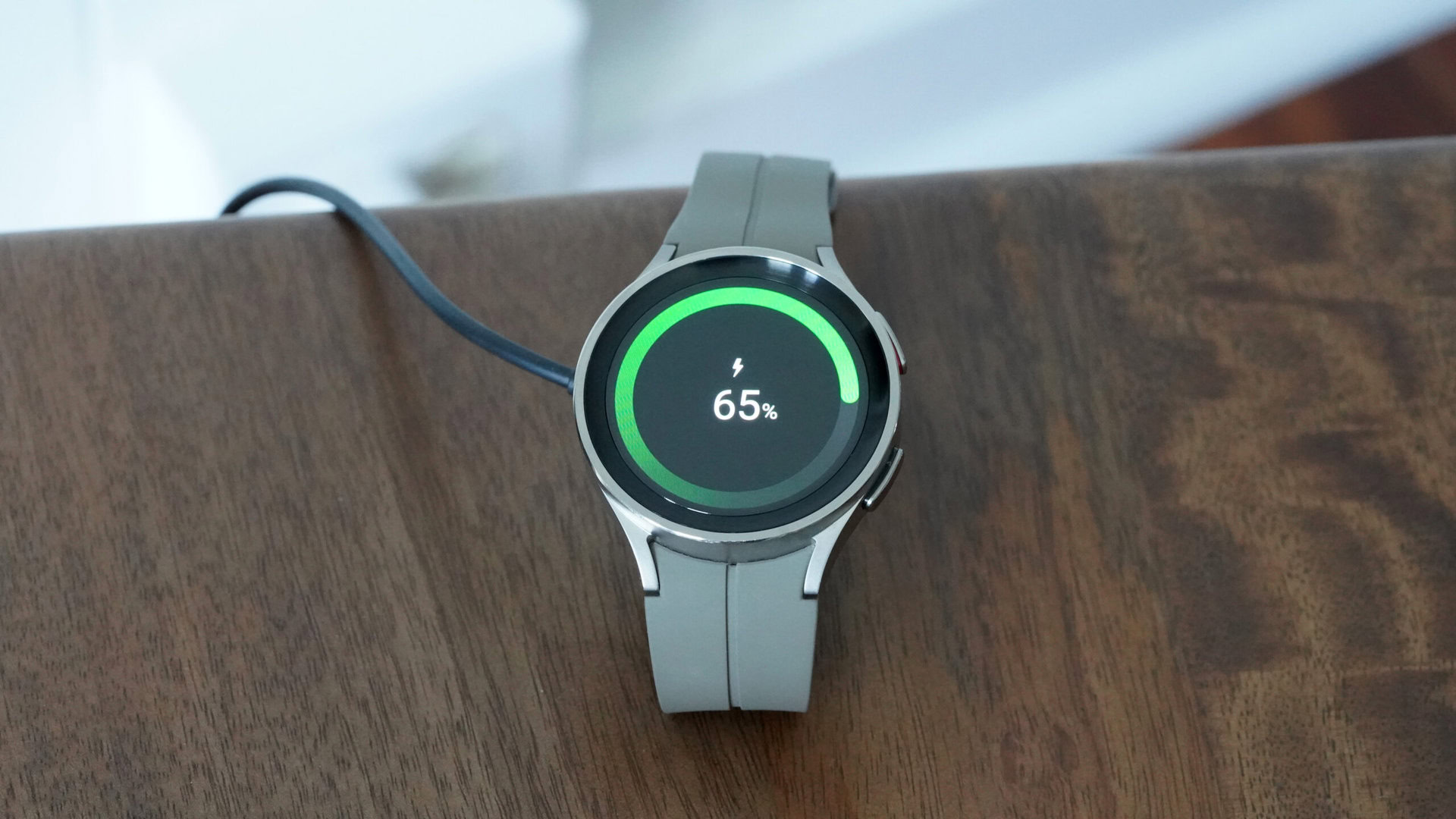 Samsung Galaxy Watch 5 Pro Charging