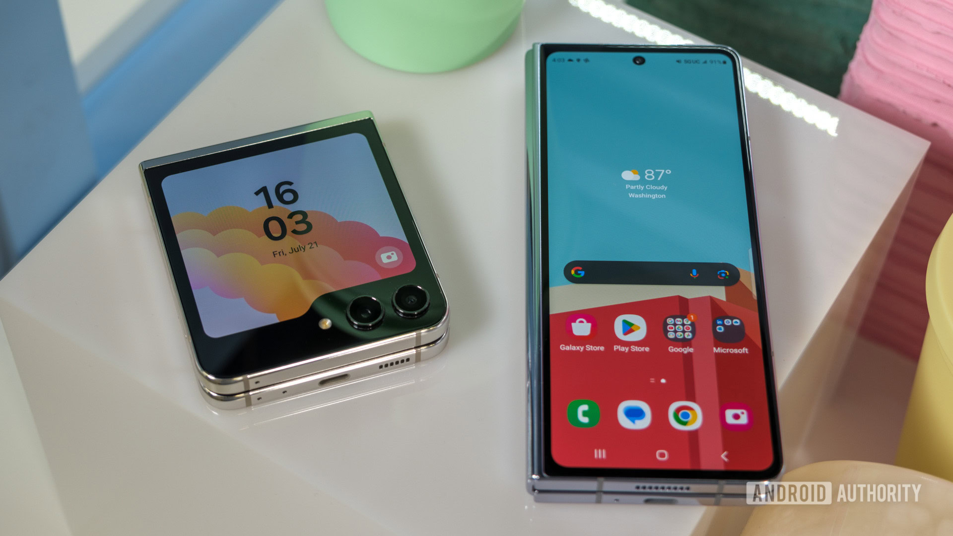 Samsung Galaxy Z Flip 5 and Galaxy Z Fold 5 in UScellular deals.