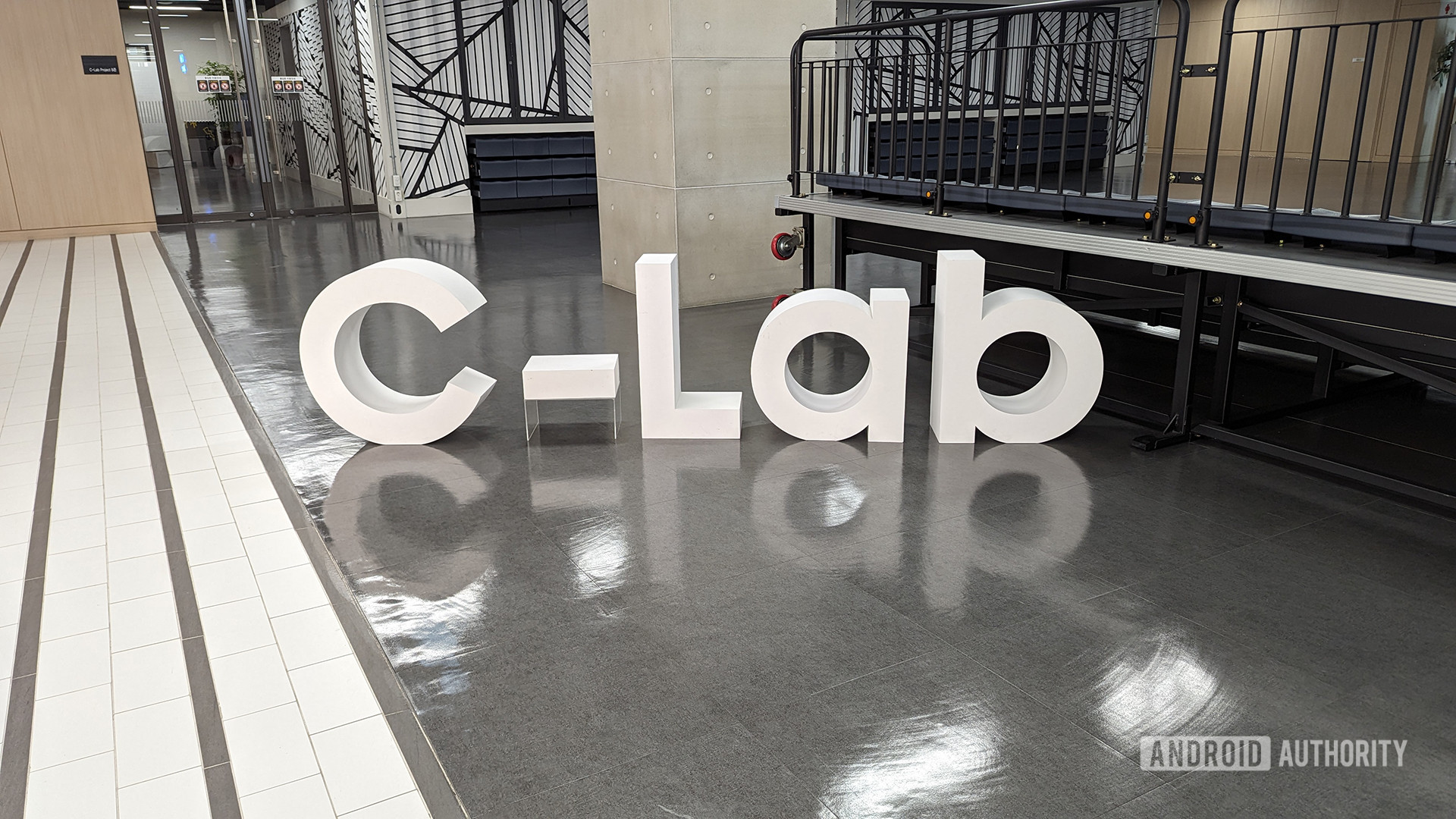 Samsung HQ C Lab Sign