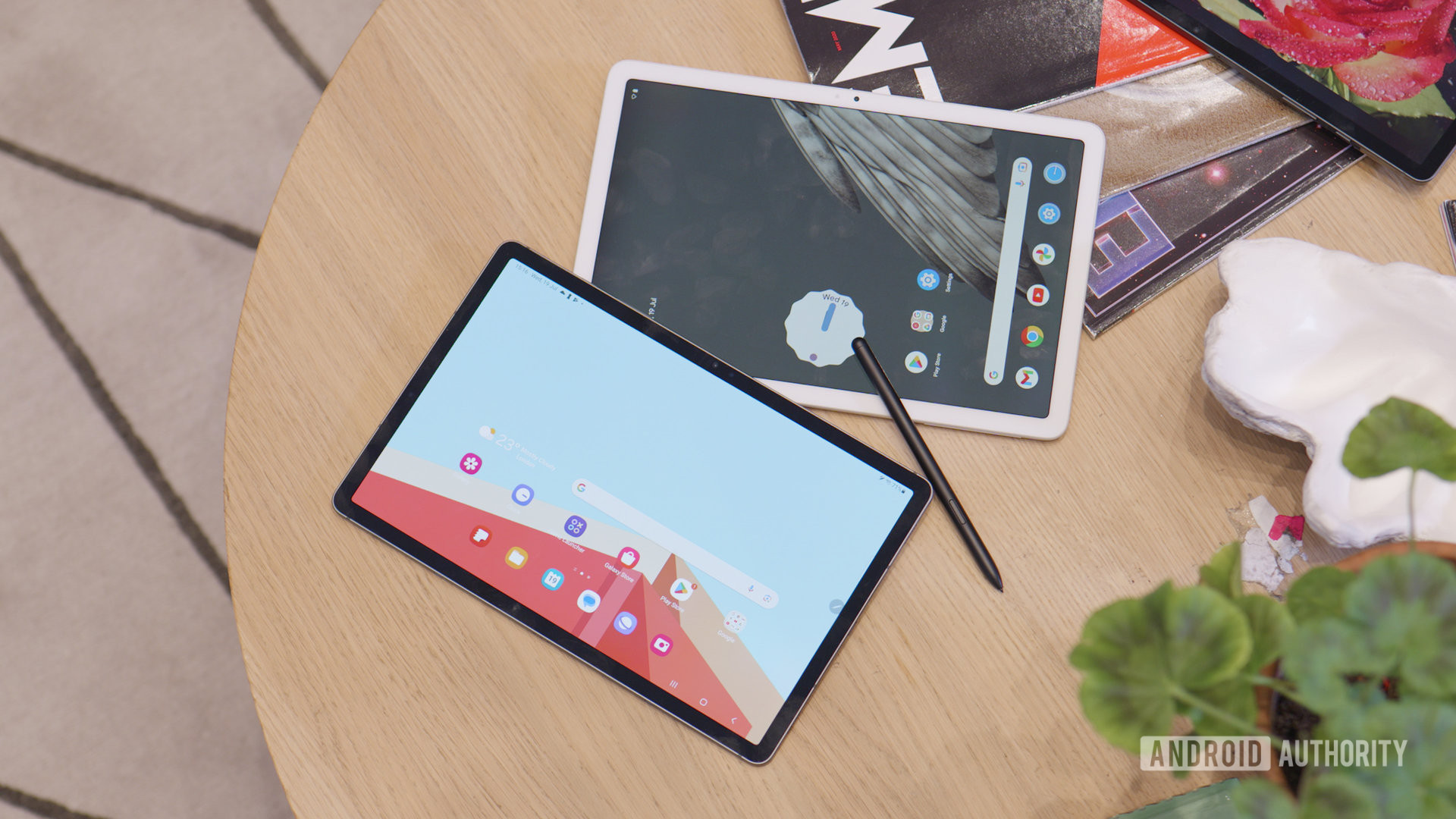 Tab S9 and Pixel tablet displays