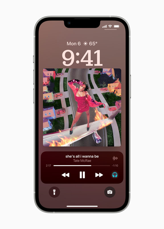 Apple WWDC22 iOS16 Live Activities Apple Music 220606 inline.jpg.medium