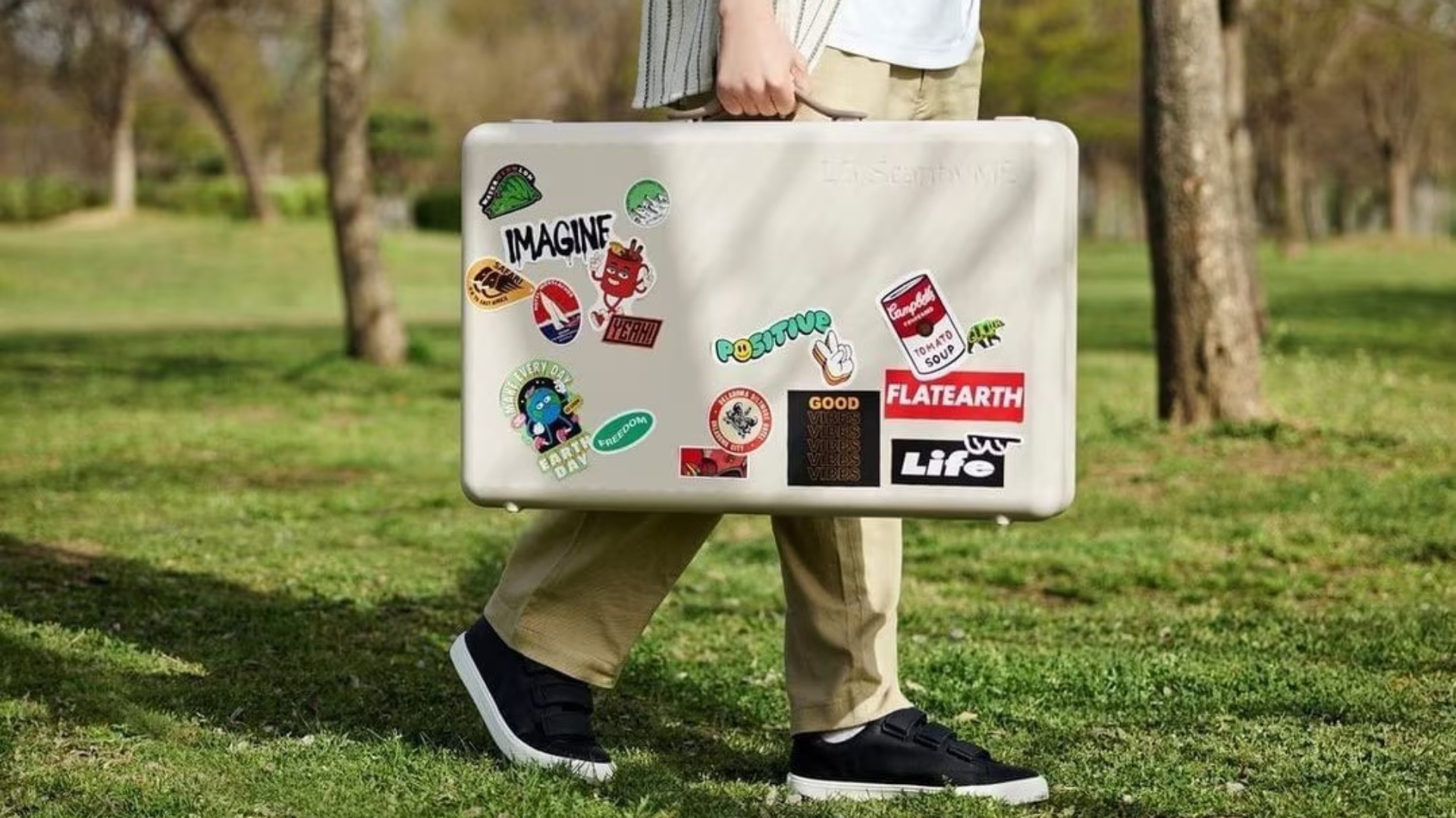 LG StanbyME Go briefcase 1