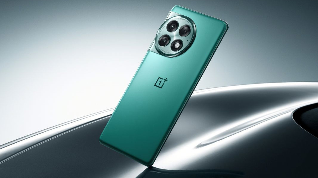 OnePlus Ace 2 Pro green color cropped