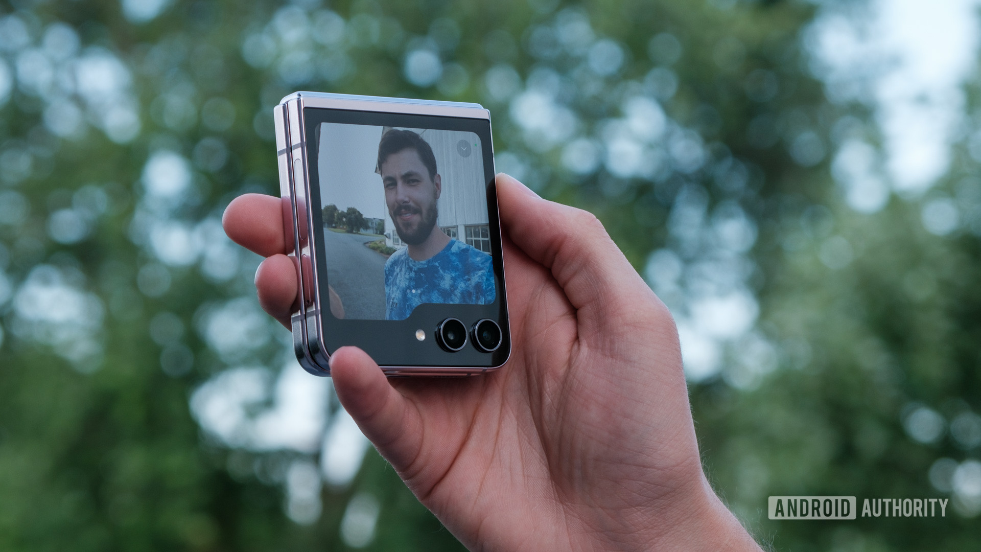 Samsung Galaxy Z Flip 5 selfie cover screen