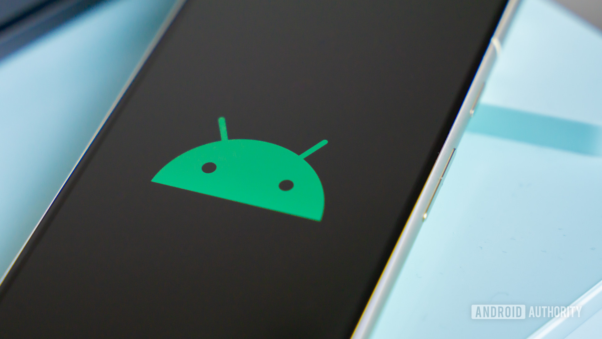 Android logo on smartphone stock photo (6)
