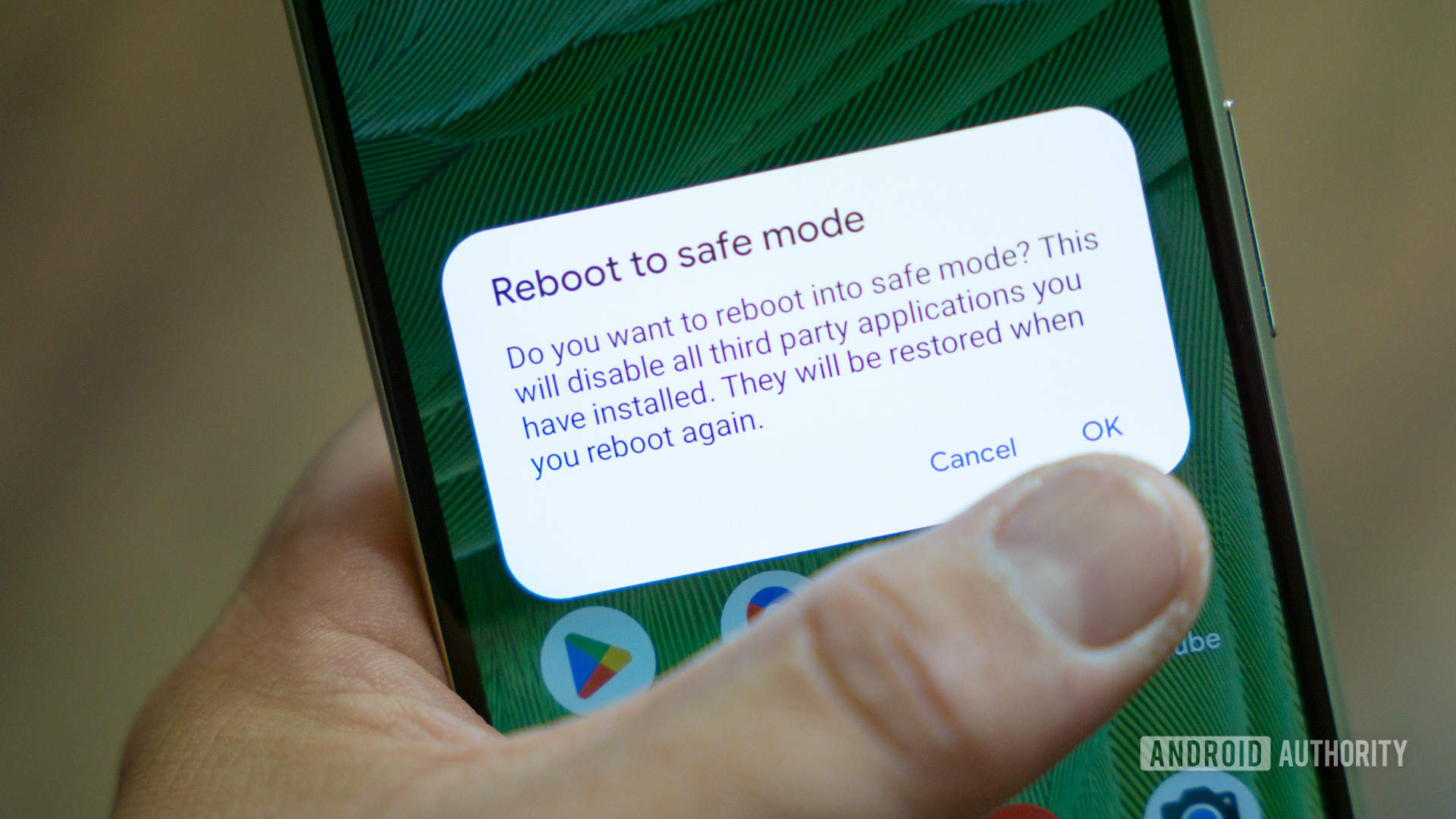 Reboot on safe mode Android stock photo (1)