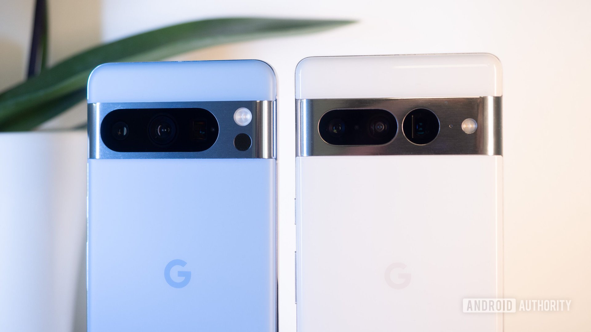 google pixel 8 pro bay blue vs pixel 7 pro white camera 3