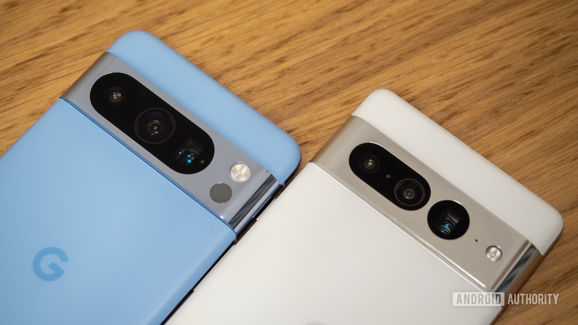 google pixel 8 pro bay blue vs pixel 7 pro white camera 4