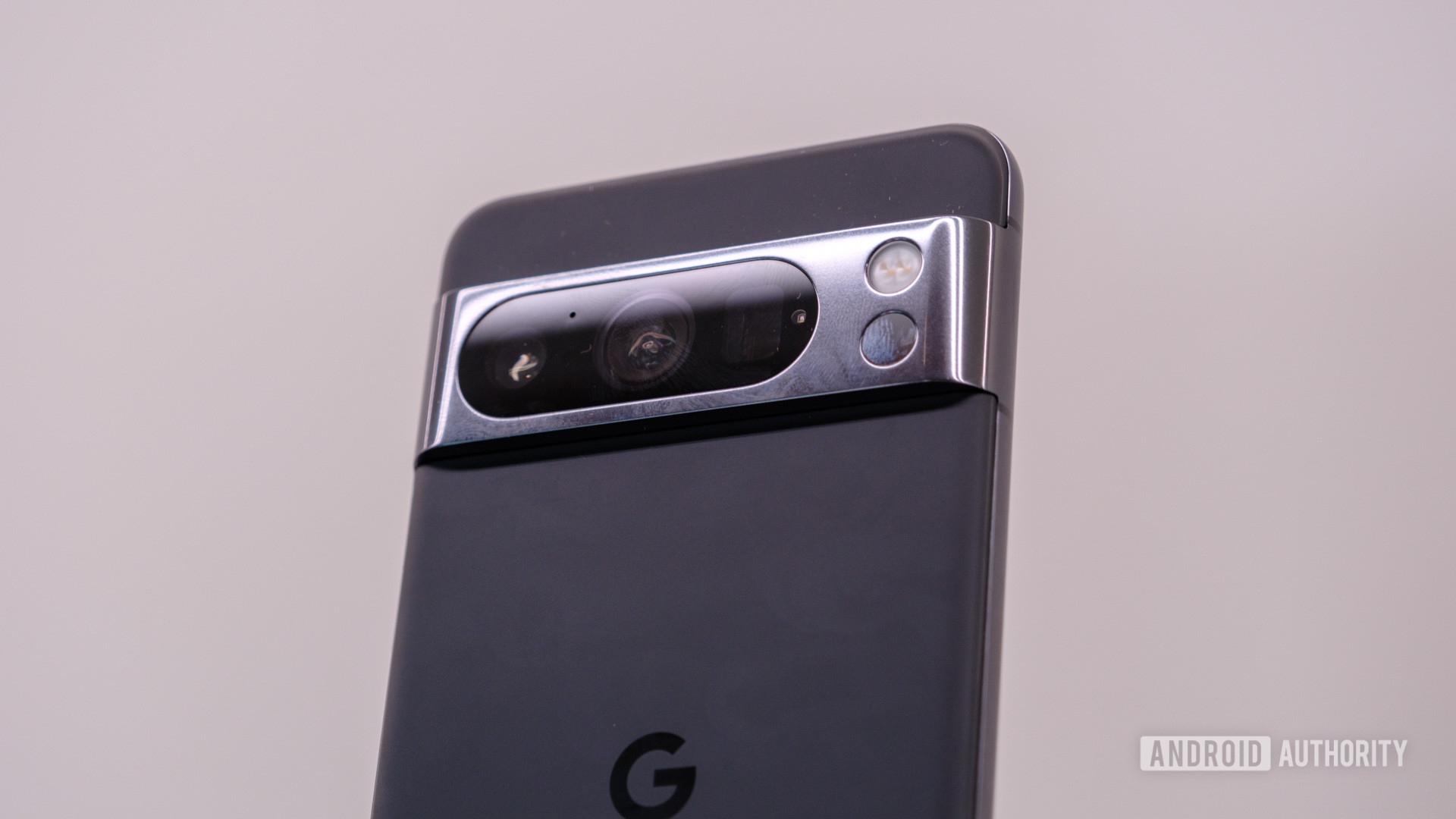 google pixel 8 pro camera bar black