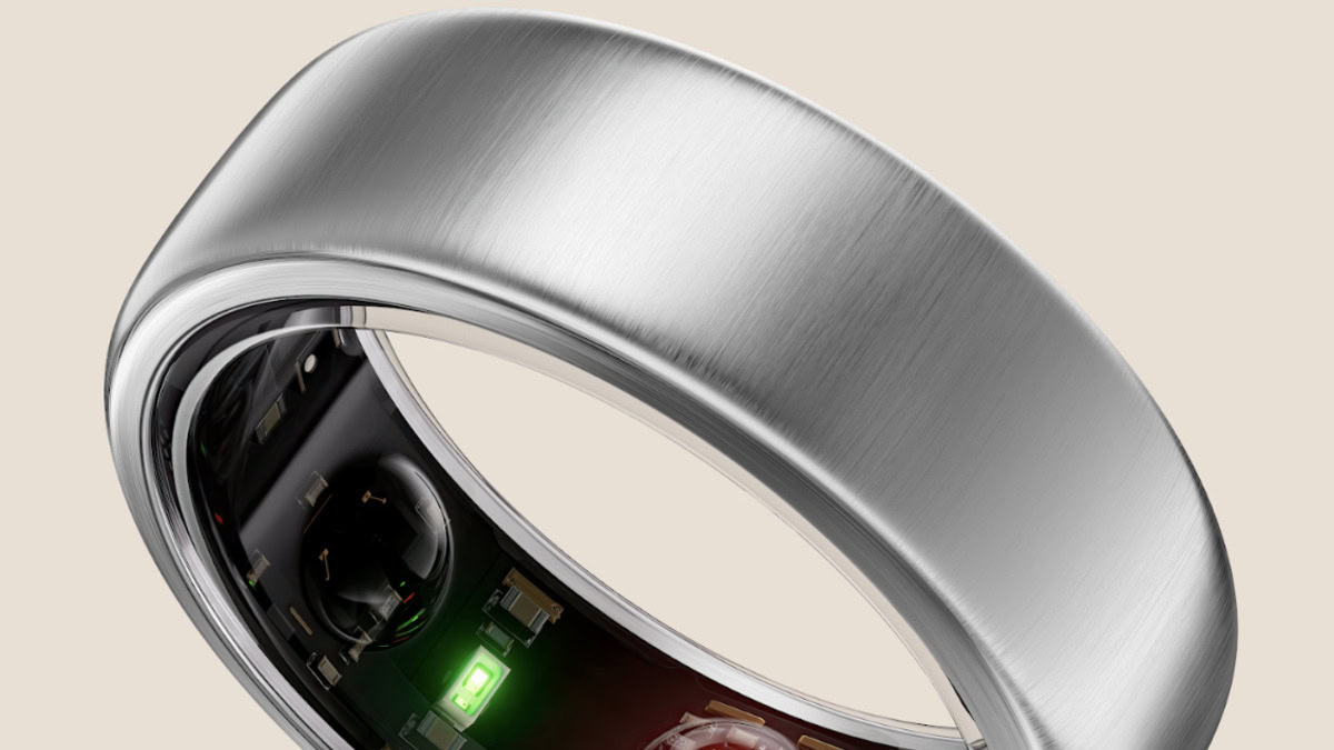 Oura Ring brushed titanium