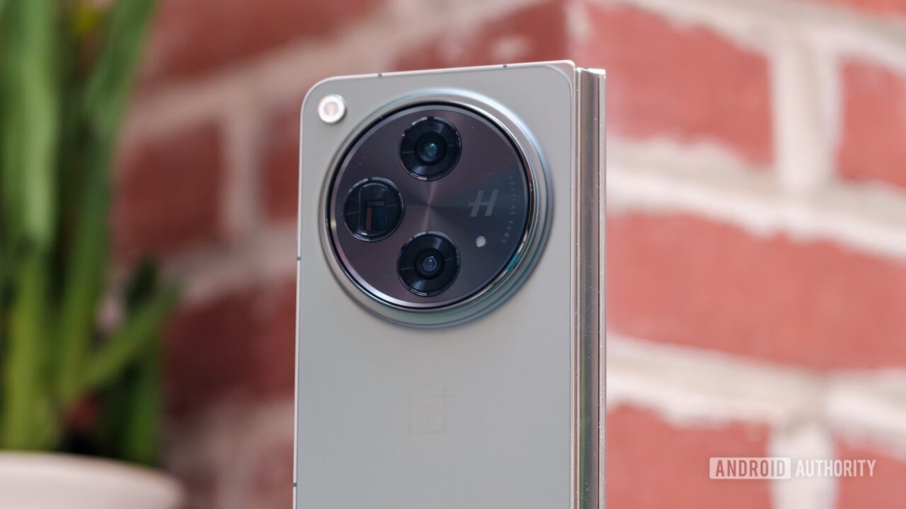 Here's how to turn your old phone into a home security camera