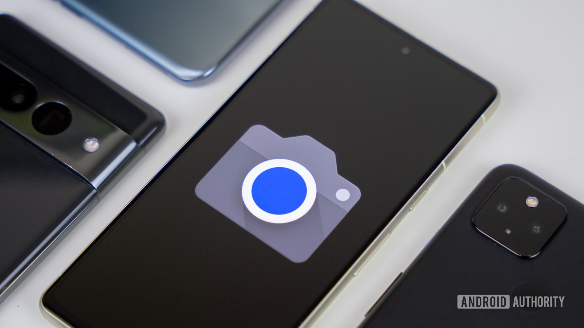 Google Pixel Camera logo on smartphone stock photo (1)