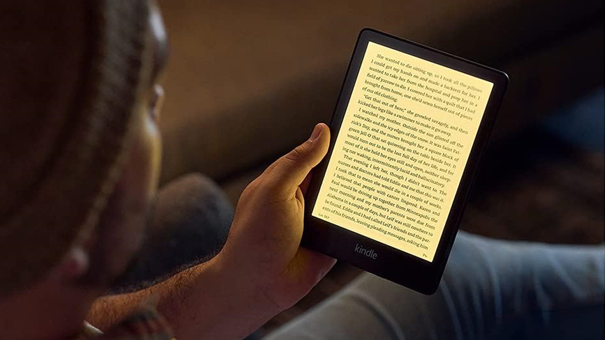 The 2023 Kindle Paperwhite with warm light