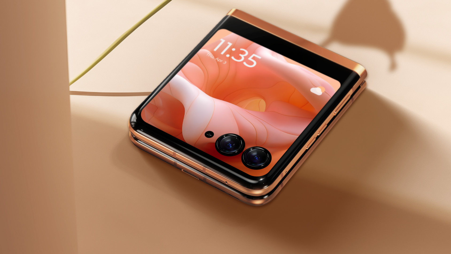 Motorola Razr Plus peach fuzz edition render
