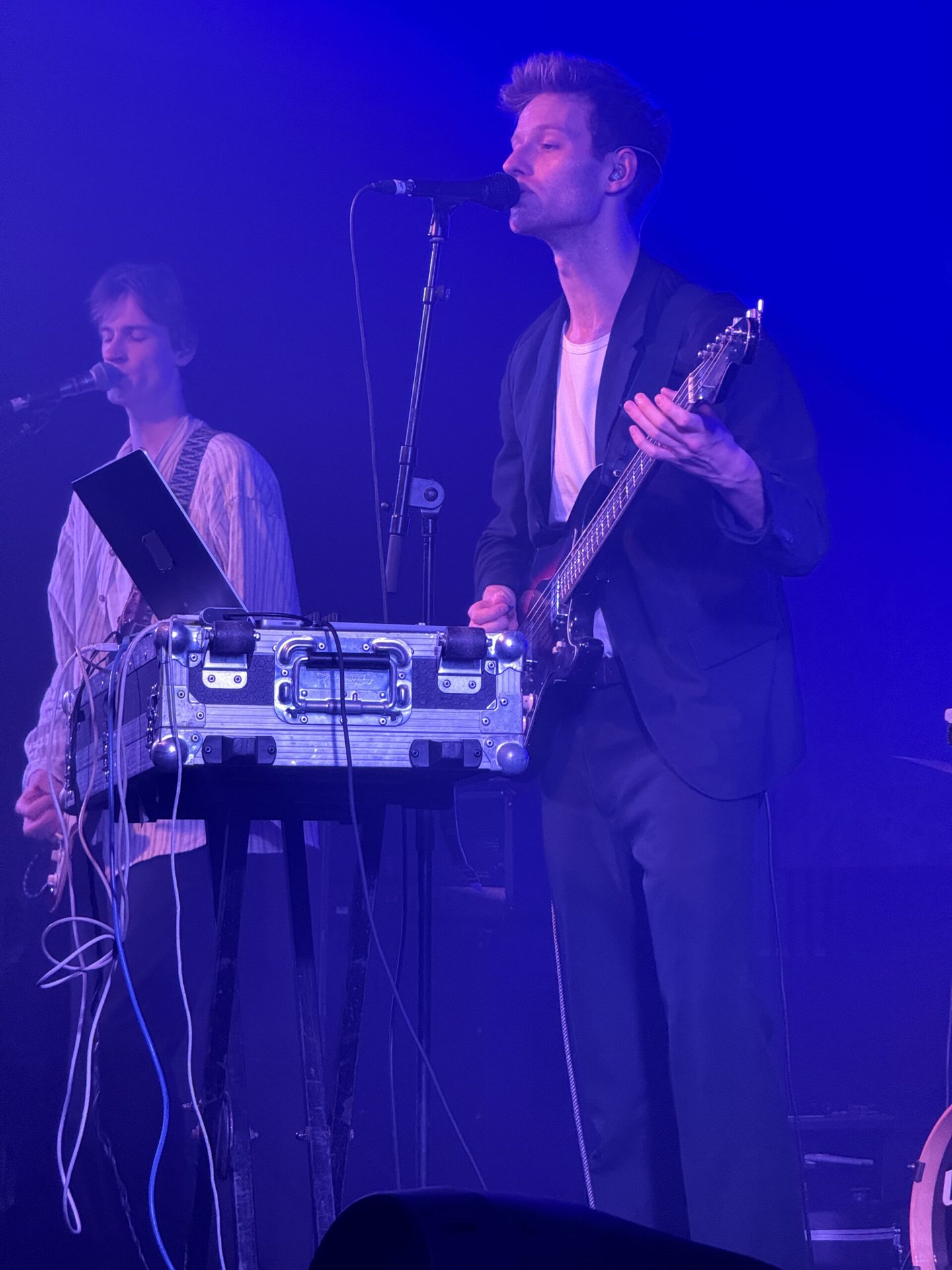 Foto de concerto para iPhone com luz azul