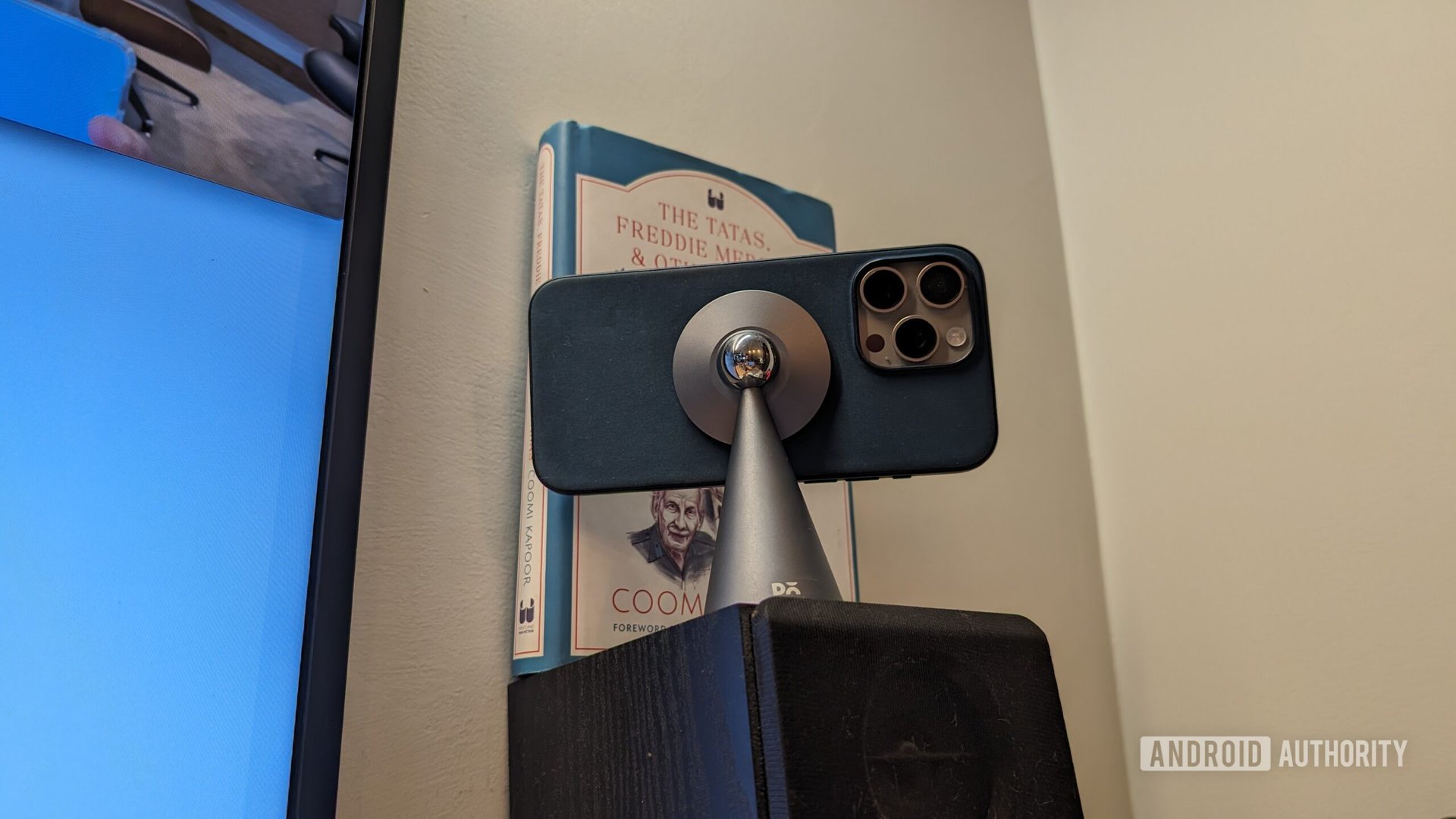 iphone mounted as a webcam