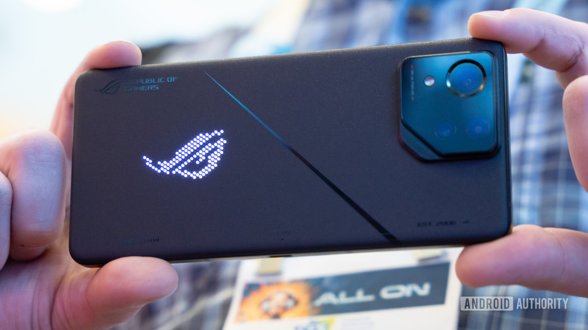 Telefon ASUS ROG 8 (3)