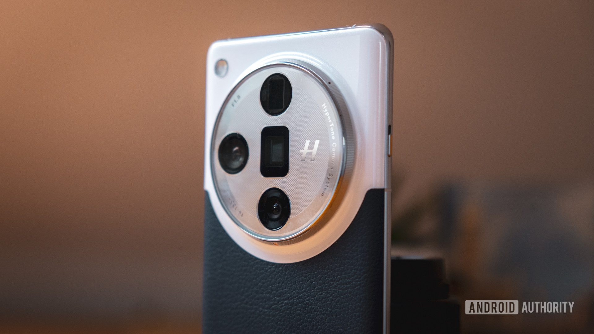 OPPO Find X7 Ultra camera housing