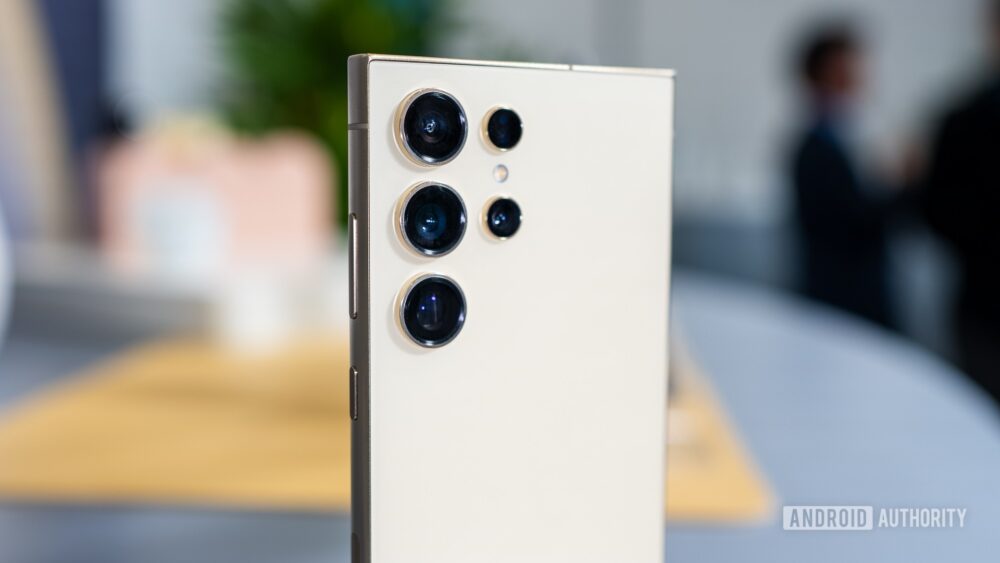 Samsung Galaxy S24 Ultra's image shift issue: What is it and how to solve?