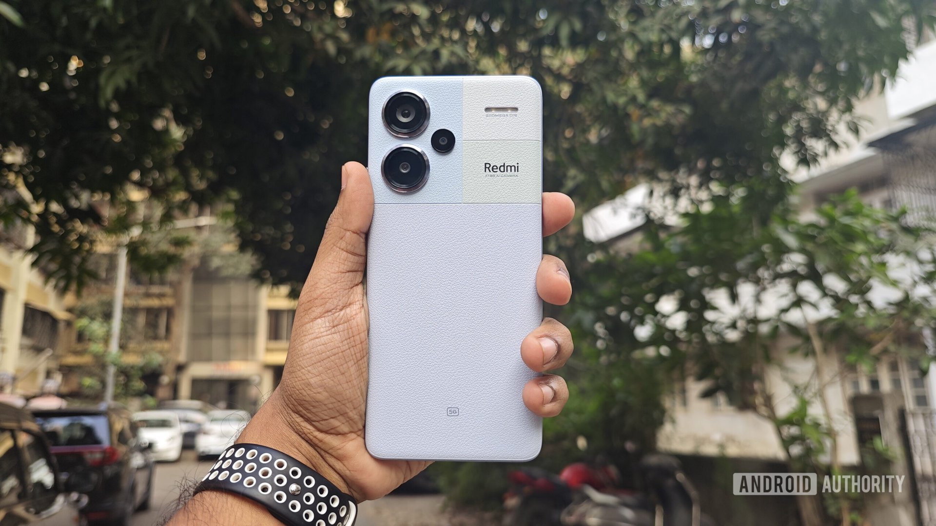 The Redmi Note 13 Pro Plus puts flagships with poor IP ratings to