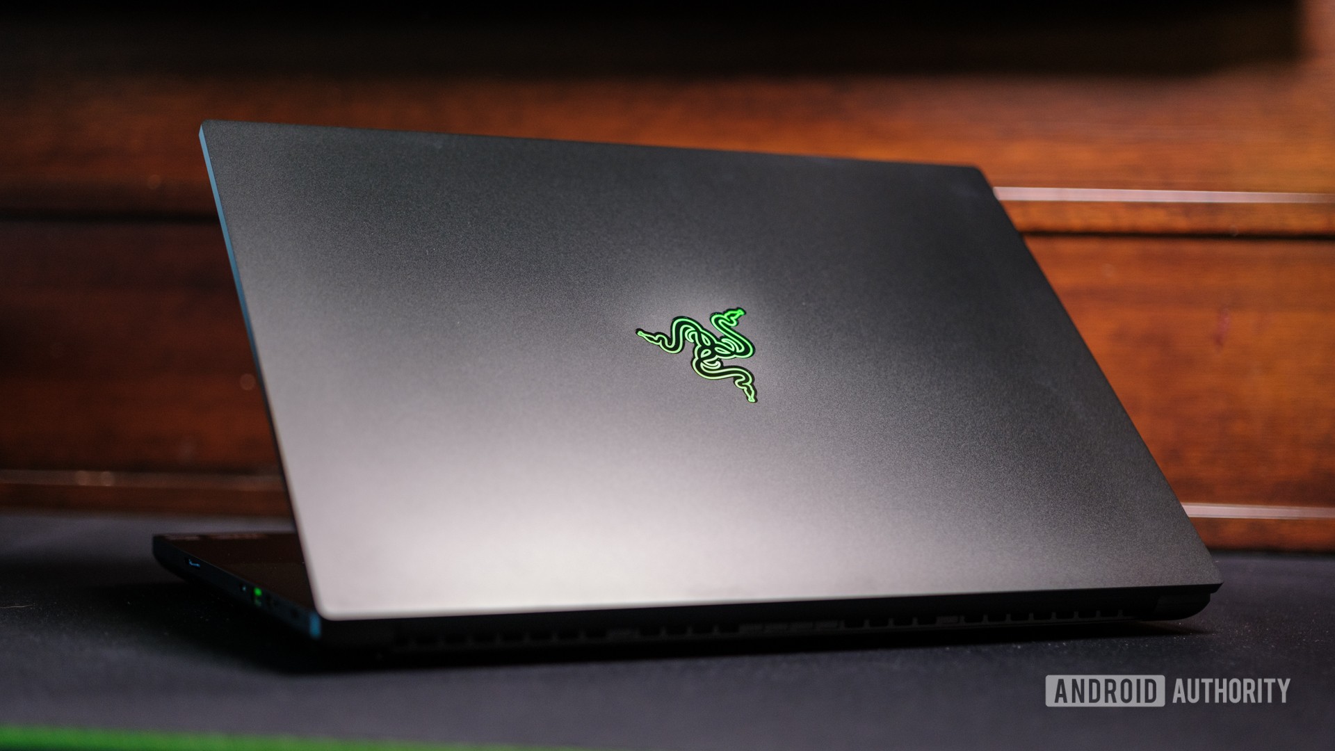 razer blade 16 lid