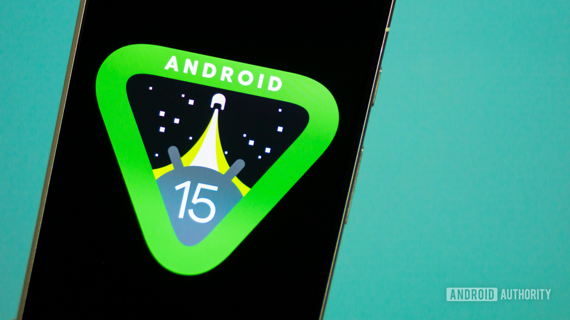 Android 15 logo on smartphone stock photo (7)