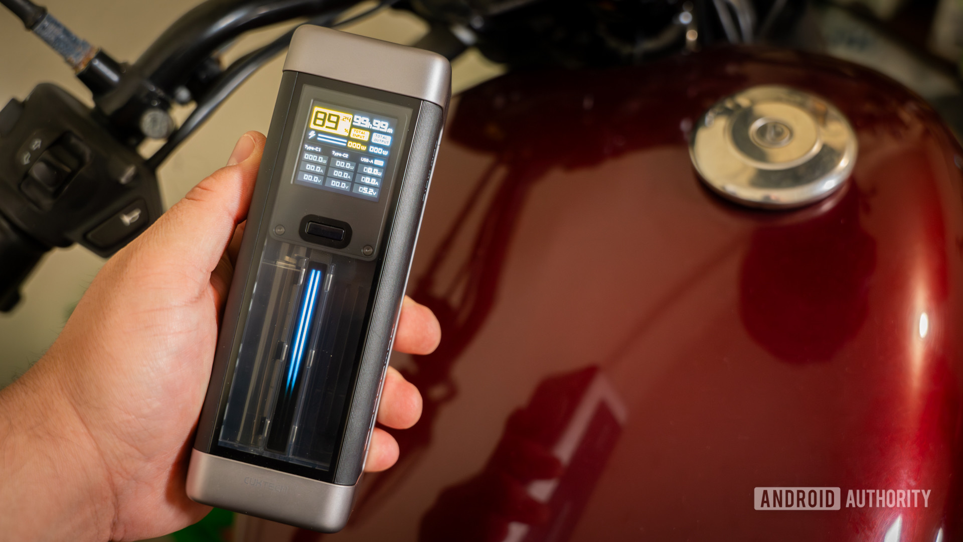 CUKTECH 20 Power Bank with motorcycle (2)