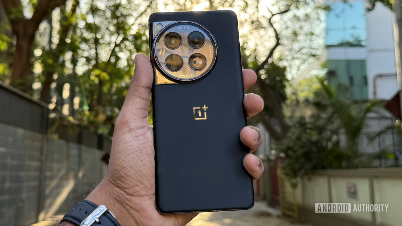 OnePlus 15's SuperBlack could be the blackest black color we've seen on ...