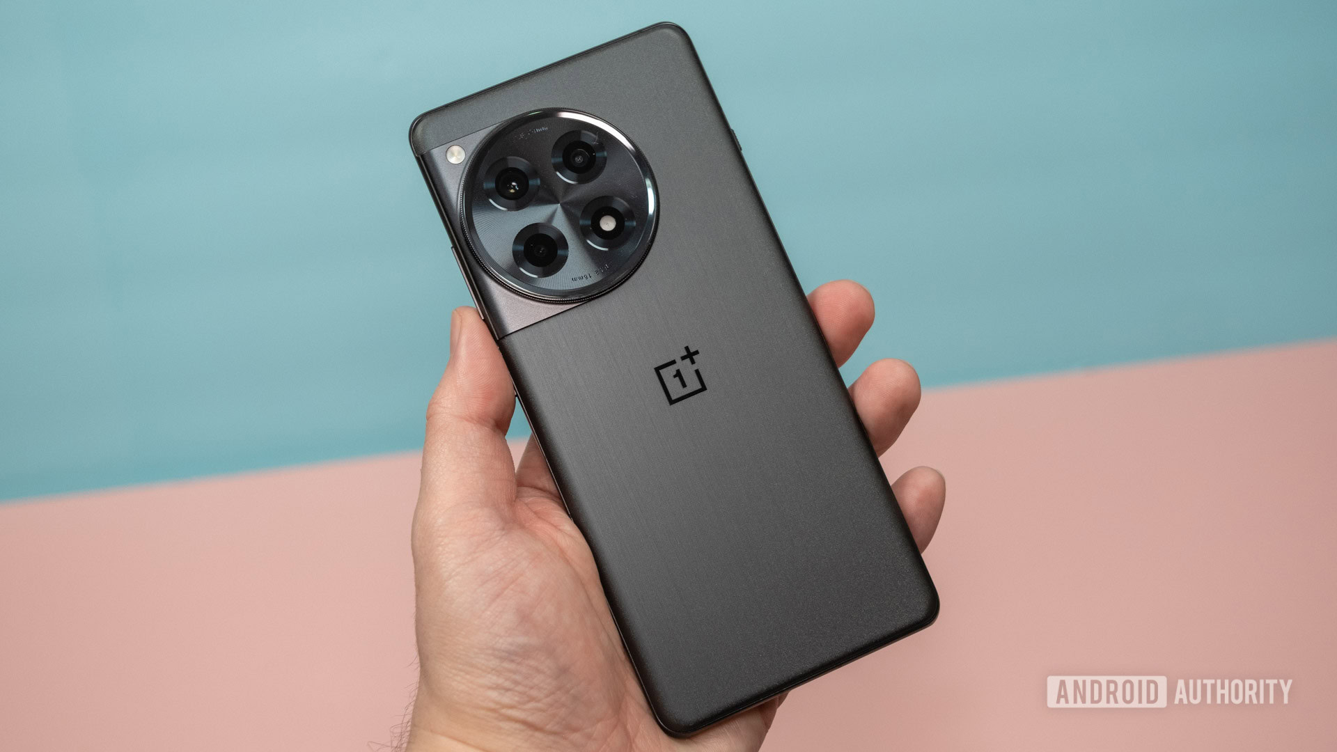 OnePlus 12R de nuevo en la mano